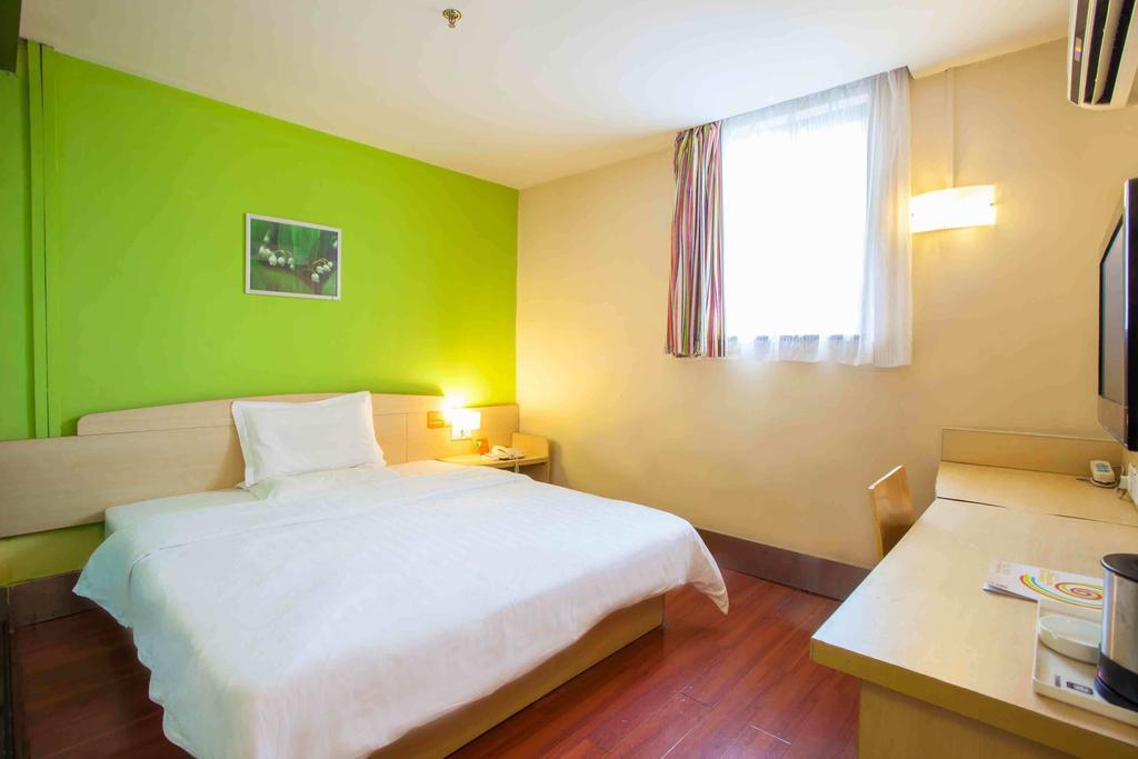 7Days Inn Haikou Hong Kong City Exterior foto