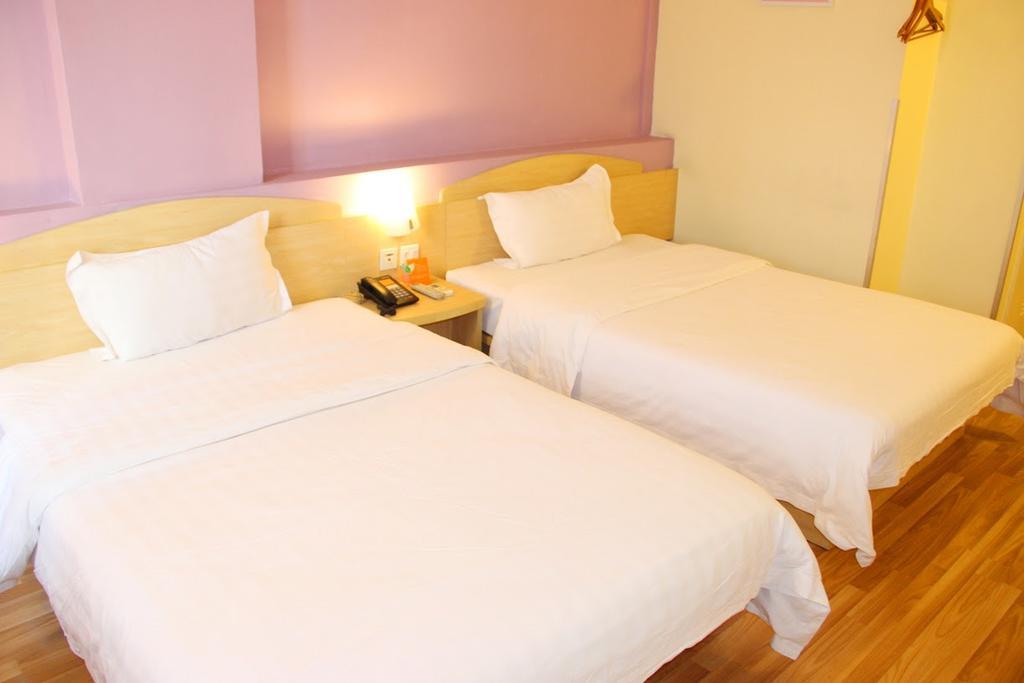 7Days Inn Haikou Hong Kong City Exterior foto