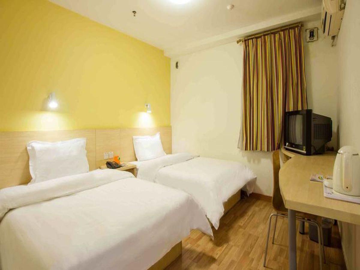 7Days Inn Haikou Hong Kong City Exterior foto